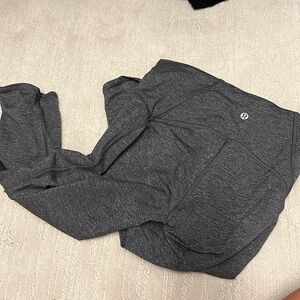 Lululemon gray crops size 6